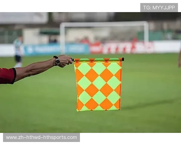 足球越位判定技术如何帮助边裁在实战中实现高效判断